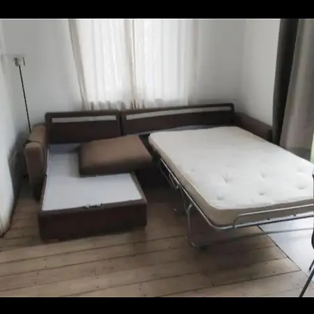Hillside View House With Garden, Private Parking, Quiet Location - 12 Min To Old Town Anytime, Long Welcome Semesterbostad *