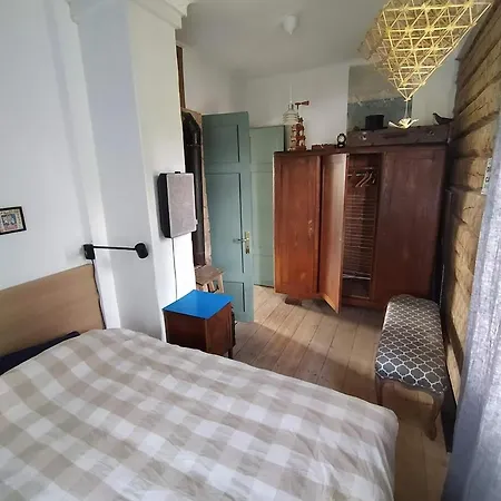 度假居 Hillside View House With Garden, Private Parking, Quiet Location - 12 Min To Old Town Anytime, Long Welcome