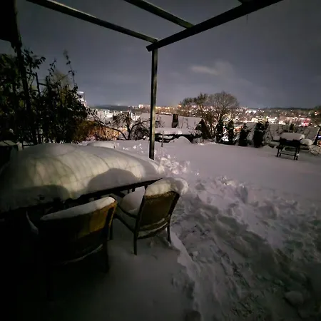 Hillside View House With Garden, Private Parking, Quiet Location - 12 Min To Old Town Anytime, Long Welcome Poilsio namai *