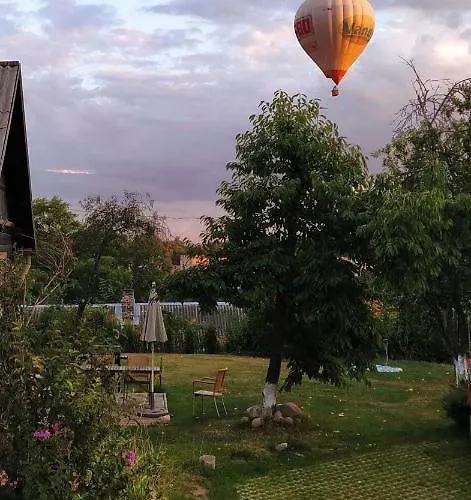 Poilsio namai Hillside View House With Garden, Private Parking, Quiet Location - 12 Min To Old Town Anytime, Long Welcome Vilnius