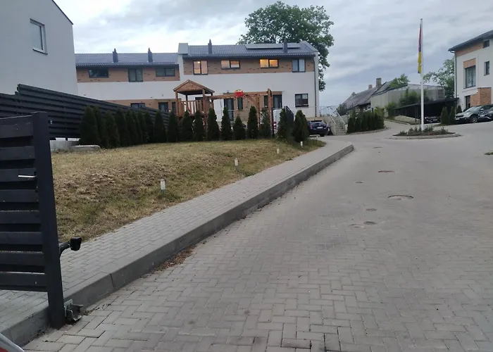 Hillside View House With Garden, Private Parking, Quiet Location - 12 Min To Old Town Anytime, Long Welcome * Vilnius