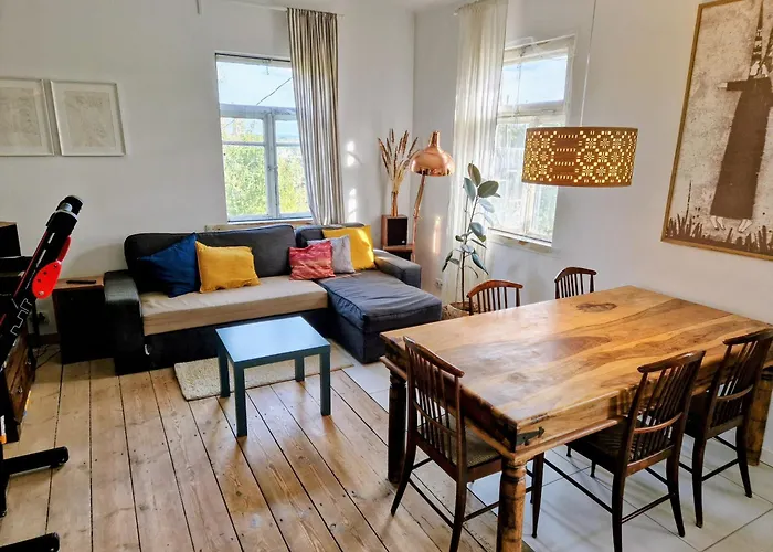 Hillside View House With Garden, Private Parking, Quiet Location - 12 Min To Old Town Anytime, Long Welcome Poilsio namai