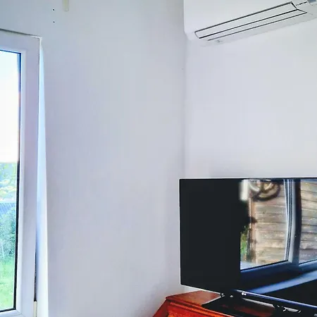 Hillside View House With Garden, Private Parking, Quiet Location - 12 Min To Old Town Anytime, Long Welcome Vilnius