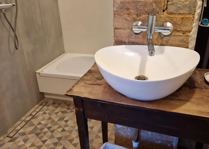 Hillside View House With Garden, Private Parking, Quiet Location - 12 Min To Old Town Anytime, Long Welcome Semesterbostad Vilnius