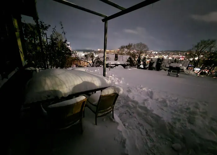 Hillside View House With Garden, Private Parking, Quiet Location - 12 Min To Old Town Anytime, Long Welcome Feriehus *